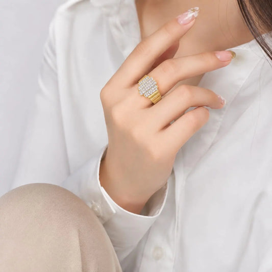 Royal Ribbed Bar Pave 18K Gold Statement Ring