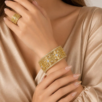 Royal Palace Filigree Gold Bangle & Ring Set