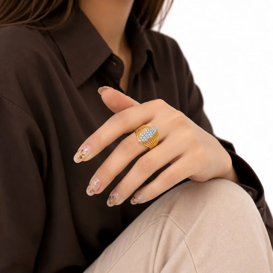 Royal Marquise Pave Ribbed 18K Gold Ring